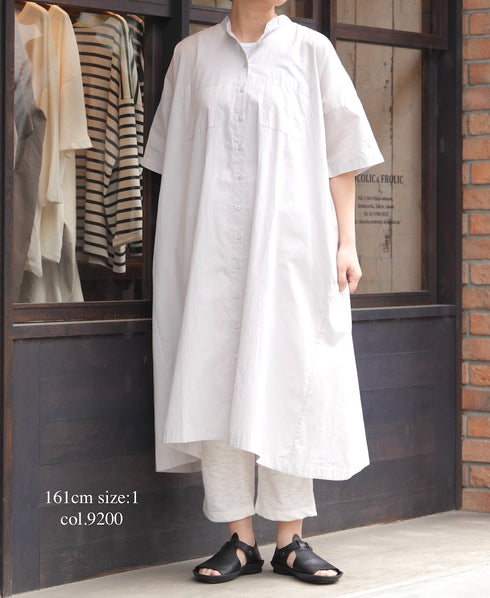 NSL26004 60s CAMBRIC PLAIN BANDED COLLAR BACK SIDE GATHERED DRESS