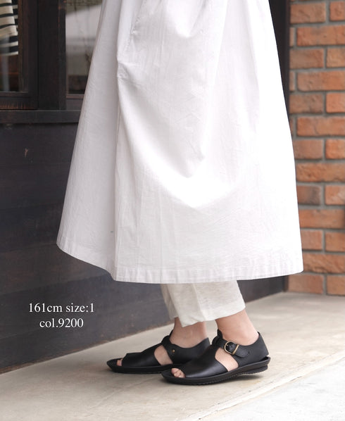 NSL26004 60s CAMBRIC PLAIN BANDED COLLAR BACK SIDE GATHERED DRESS