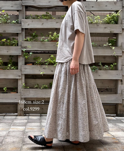 INMDS26123 POWER LOOM COTTON VOILE ARABESQUE HAND SCREEN PRINT FLARED SKIRT WITH PINTUCK