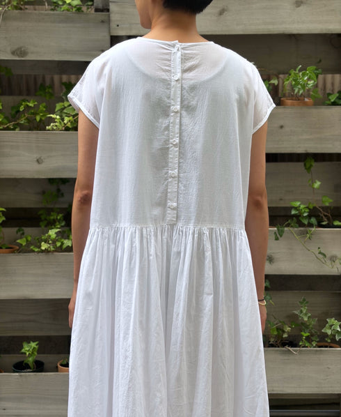 NMDS26523 60s ORGANIC CAMBRIC WITH EMB FRENCH/SL BACK OPENING DRESS