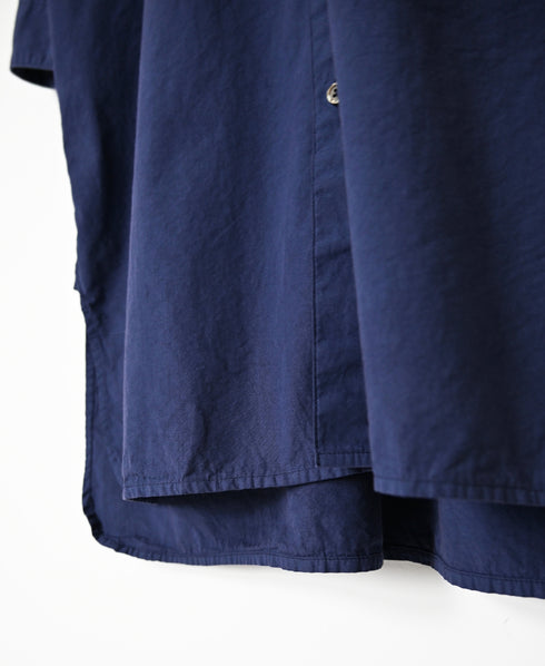 INAM2652PD 40s POPLIN OVERDYE UTILITY BANDED COLLAR LONG SHIRT