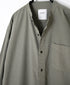 INAM2652PD 40s POPLIN OVERDYE UTILITY BANDED COLLAR LONG SHIRT