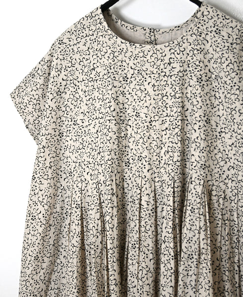 INMDS26122 POWER LOOM COTTON VOILE ARABESQUE HAND SCREEN PRINT INVERTED PLEAT FRENCH/SL DRESS