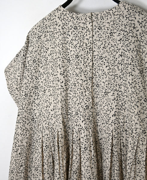 INMDS26122 POWER LOOM COTTON VOILE ARABESQUE HAND SCREEN PRINT INVERTED PLEAT FRENCH/SL DRESS