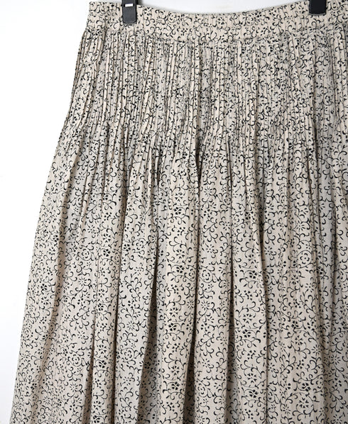 INMDS26123 POWER LOOM COTTON VOILE ARABESQUE HAND SCREEN PRINT FLARED SKIRT WITH PINTUCK