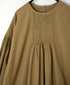 INMDS26733 HANDWOVEN HEAVY COTTON PLAIN WITH SELVAGE BACK OPENING CREW-NECK DRESS WITH MINI PINTUCK