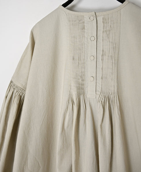 INMDS26733 HANDWOVEN HEAVY COTTON PLAIN WITH SELVAGE BACK OPENING CREW-NECK DRESS WITH MINI PINTUCK