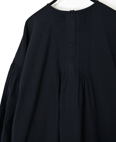 INMDS26733 HANDWOVEN HEAVY COTTON PLAIN WITH SELVAGE BACK OPENING CREW-NECK DRESS WITH MINI PINTUCK