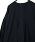 INMDS26733 HANDWOVEN HEAVY COTTON PLAIN WITH SELVAGE BACK OPENING CREW-NECK DRESS WITH MINI PINTUCK