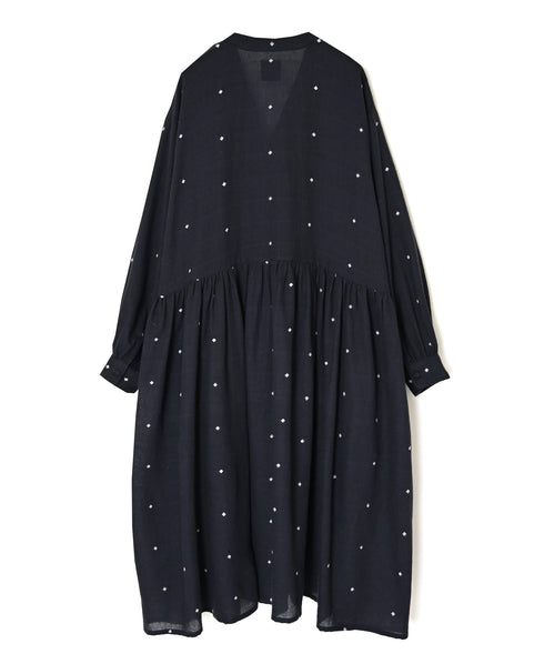 INMDS26763 BOILED WOOL SQUARE JACQUARD GATHERED V-NECK DRESS