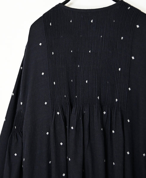 INMDS26764 BOILED WOOL SQUARE JACQUARD CREW NECK DRESS WITH MINI PINTUCK