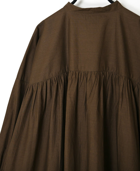 NSL26523 40s COTTON POPLIN PLAIN BAND COLLAR BACK SIDE GATHERED DRESS