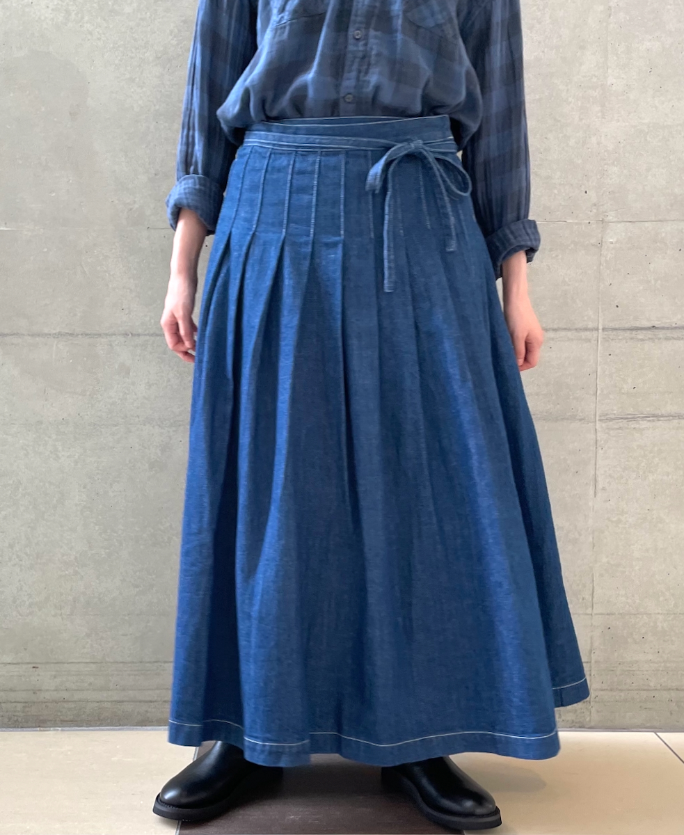 GNAM2253 (スカート) WASHED DENIM PLEATED WRAP SKIRT