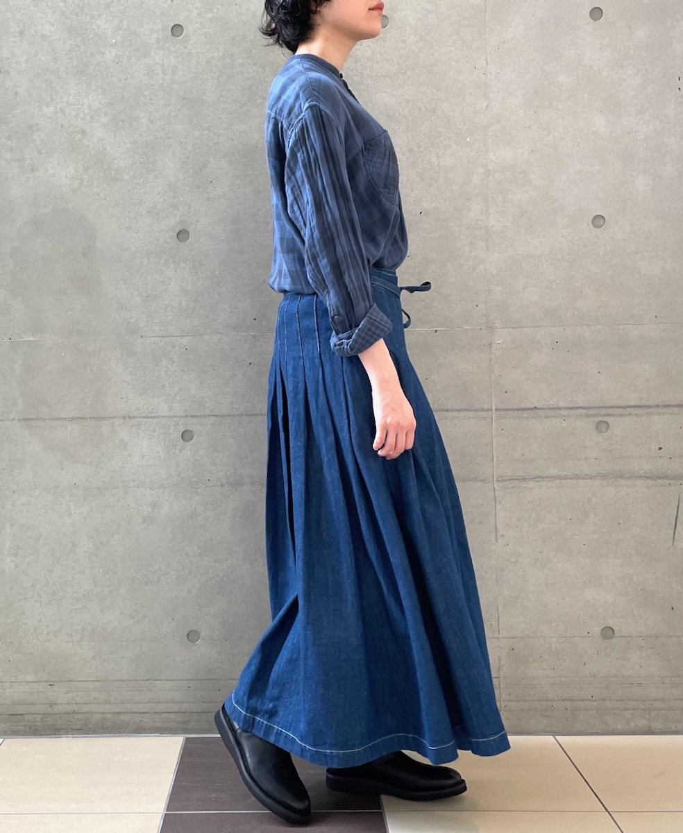 GNAM2253 (スカート) WASHED DENIM PLEATED WRAP SKIRT