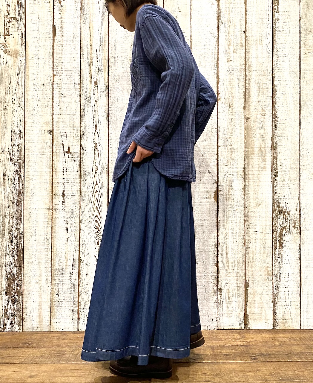 GNAM2253 (スカート) WASHED DENIM PLEATED WRAP SKIRT