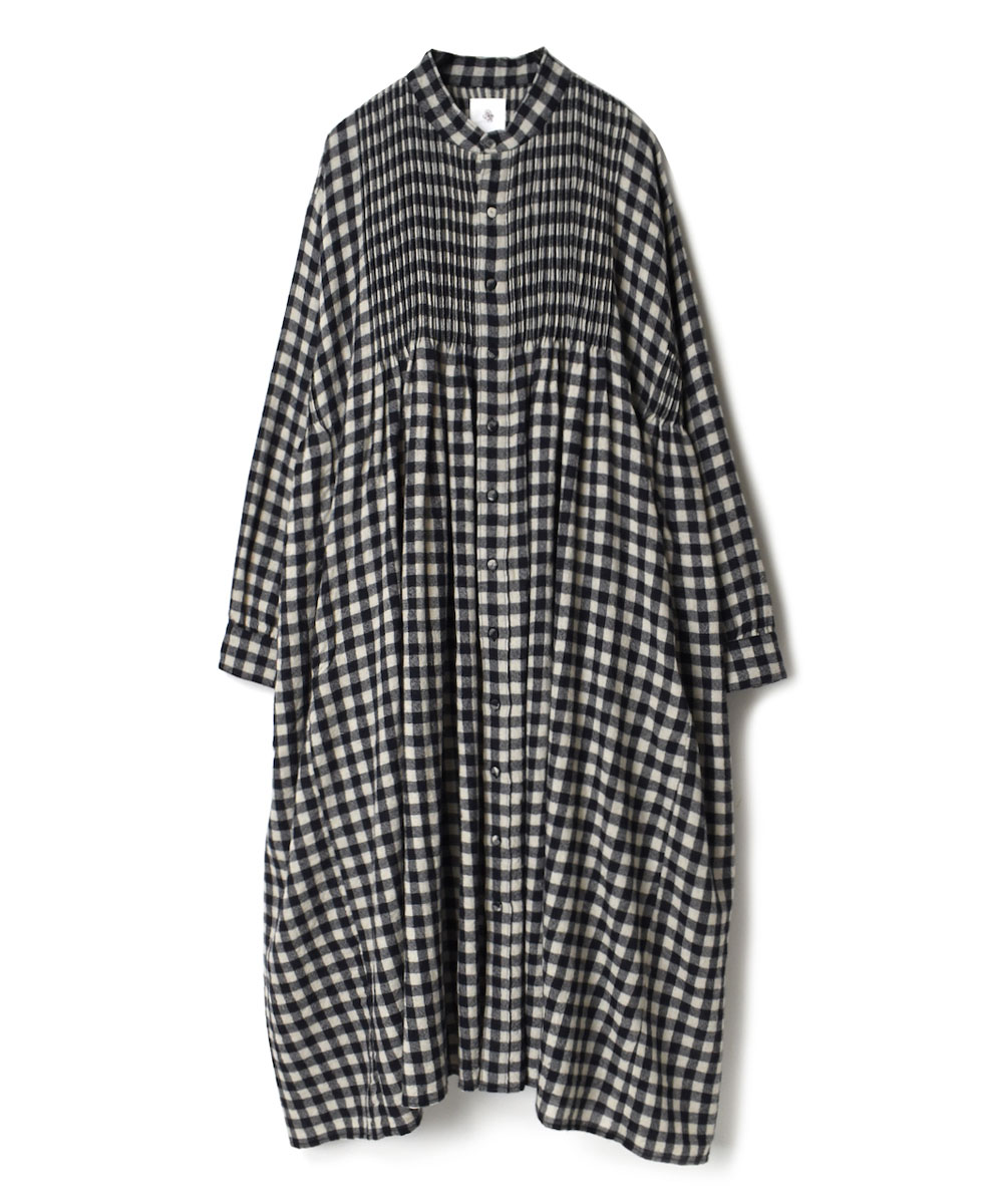 NMDS22584 (ワンピース) BOILED WOOL MEDIUM GINGHAM CHECK BANDED SHIRT DRESS WITH MINI PINTUCK