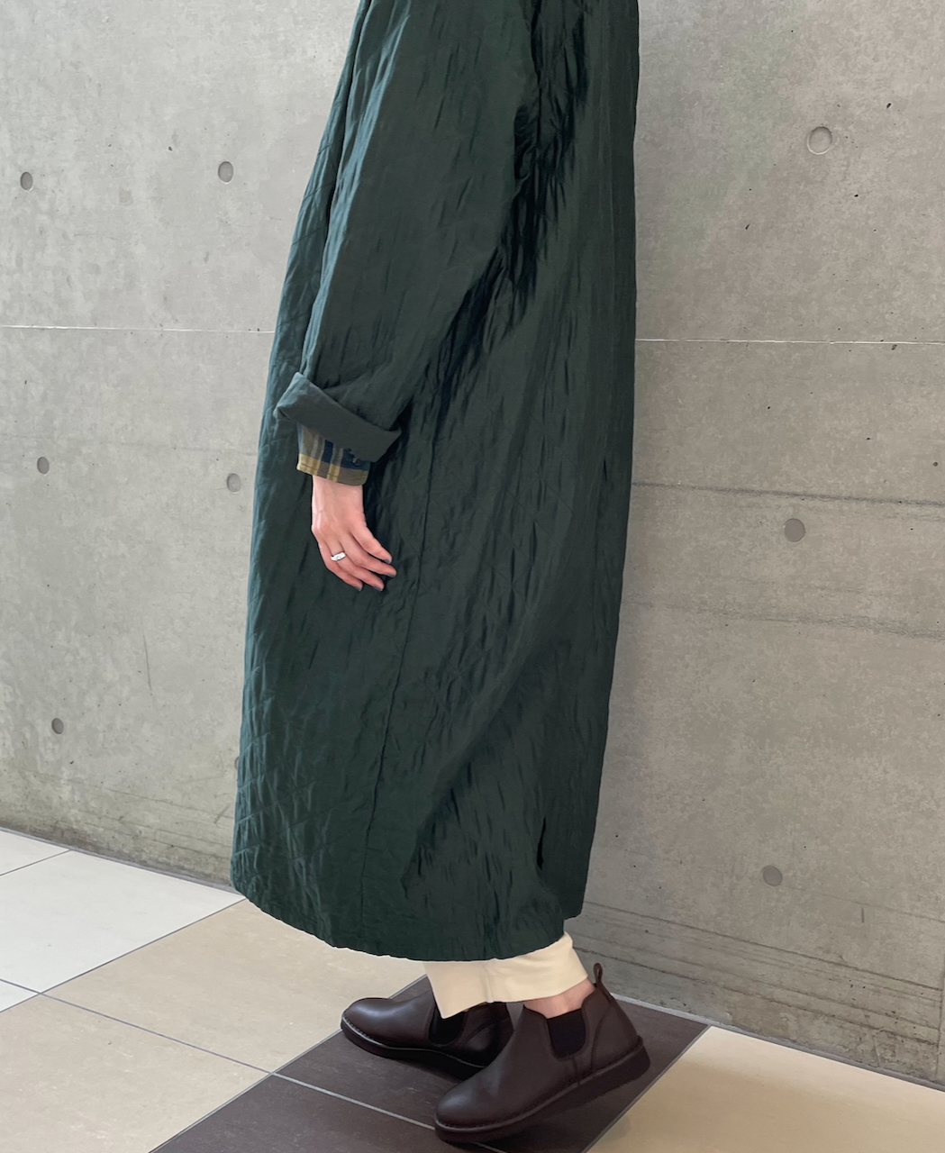 NMDS23521 (コート) QUILTED HANDWOVEN COTTON SILK PLAIN C-NECK RAGLAN COAT