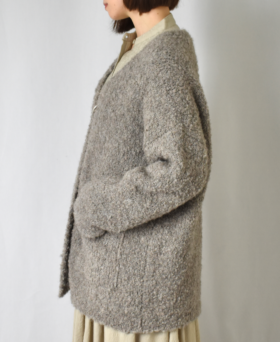 CNMDS2051A (カーディガン) BOUCLE V-NECK CARDIGAN WITH PIN│