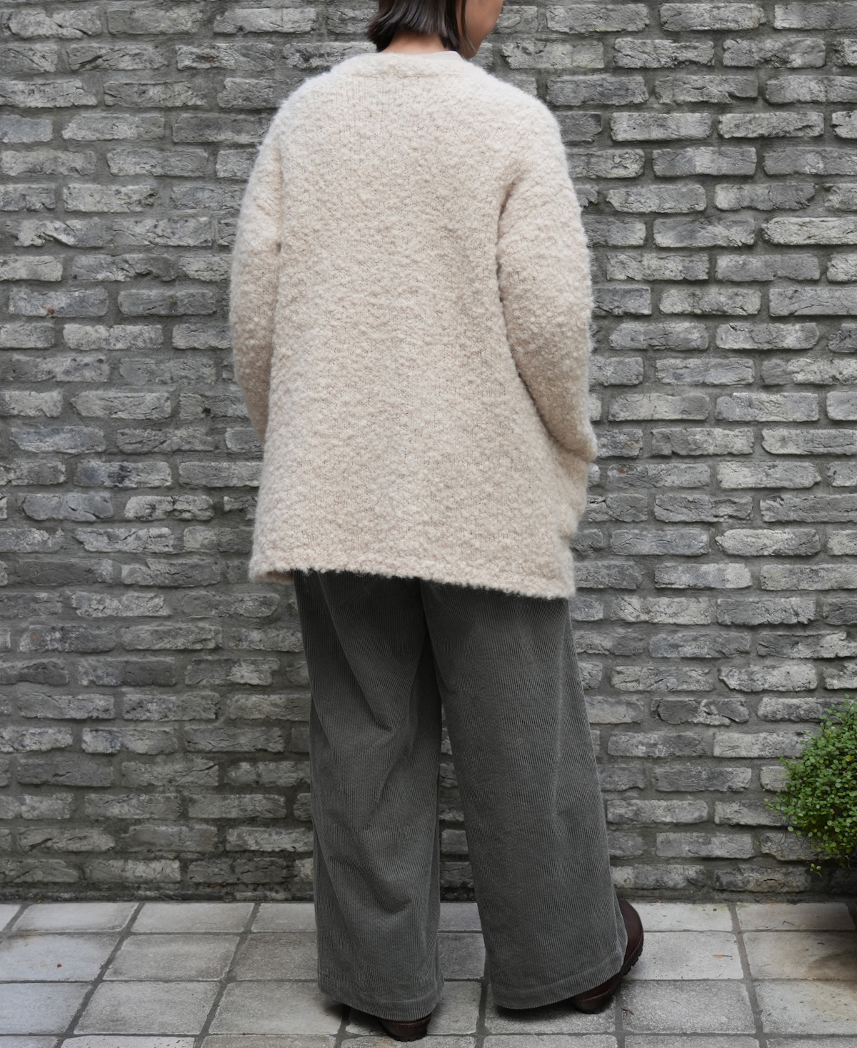 CNMDS2051A (カーディガン) BOUCLE V-NECK CARDIGAN WITH PIN│