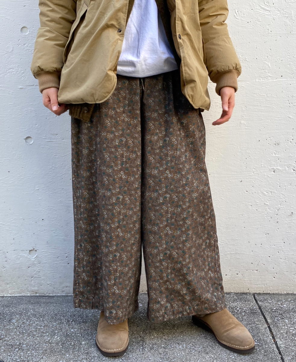 NSL22554 (パンツ) CORDUROY SMALL FLOWER PRINT WIDE EASY PANTS