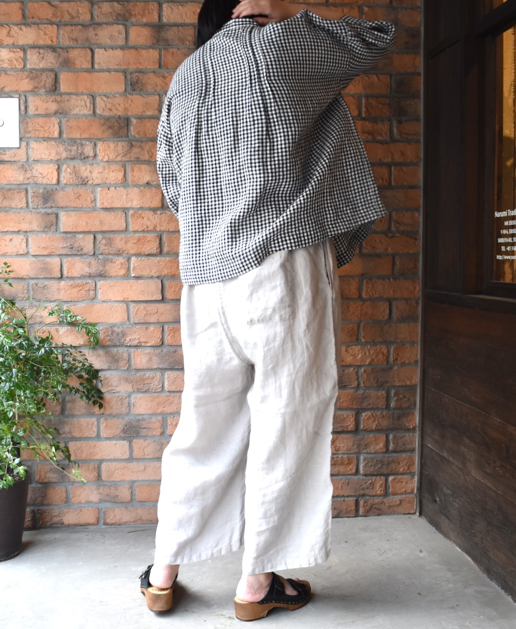 INSL24211 (シャツ) 60'S POWER LOOM LINEN GINGHAM CHECK BANDED COLLAR 3/4SL PINTUCK SHIRT