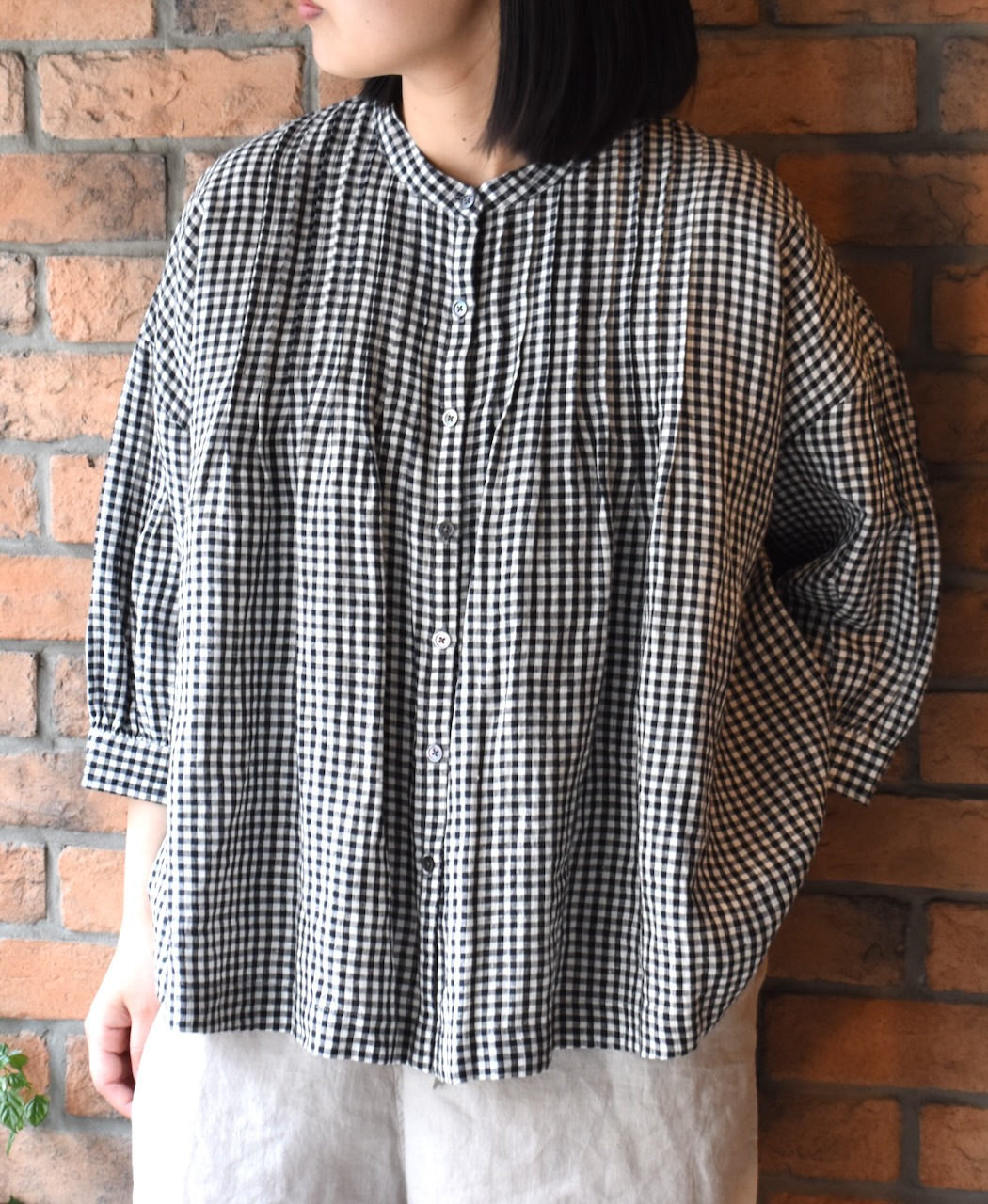 INSL24211 (シャツ) 60'S POWER LOOM LINEN GINGHAM CHECK BANDED COLLAR 3/4SL PINTUCK SHIRT