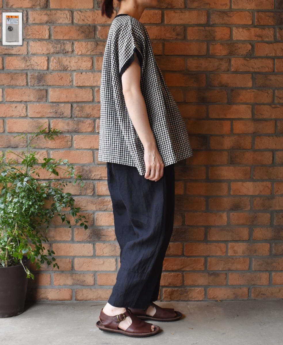 INSL24213 (ブラウス) 60'S POWER LOOM LINEN GINGHAM CHECK BOAT NECK PULLOVER WITH PINTUCK & LACE