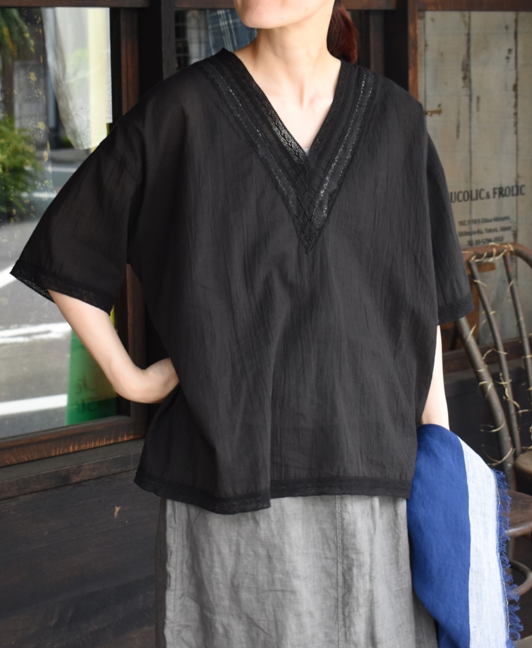 NSL24032 (ブラウス) COTTON VOILE LACE & PINTUCK V-NECK LACE SHORT/SL PULLOVER