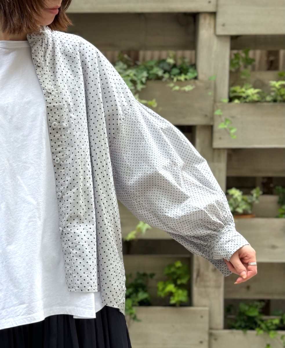 INMDS24091 (シャツ) 80'S VOILE DOT PATCHWORK BLOCK PRINT BANDED COLLAR SHIRT WITH MINI PINTUCK