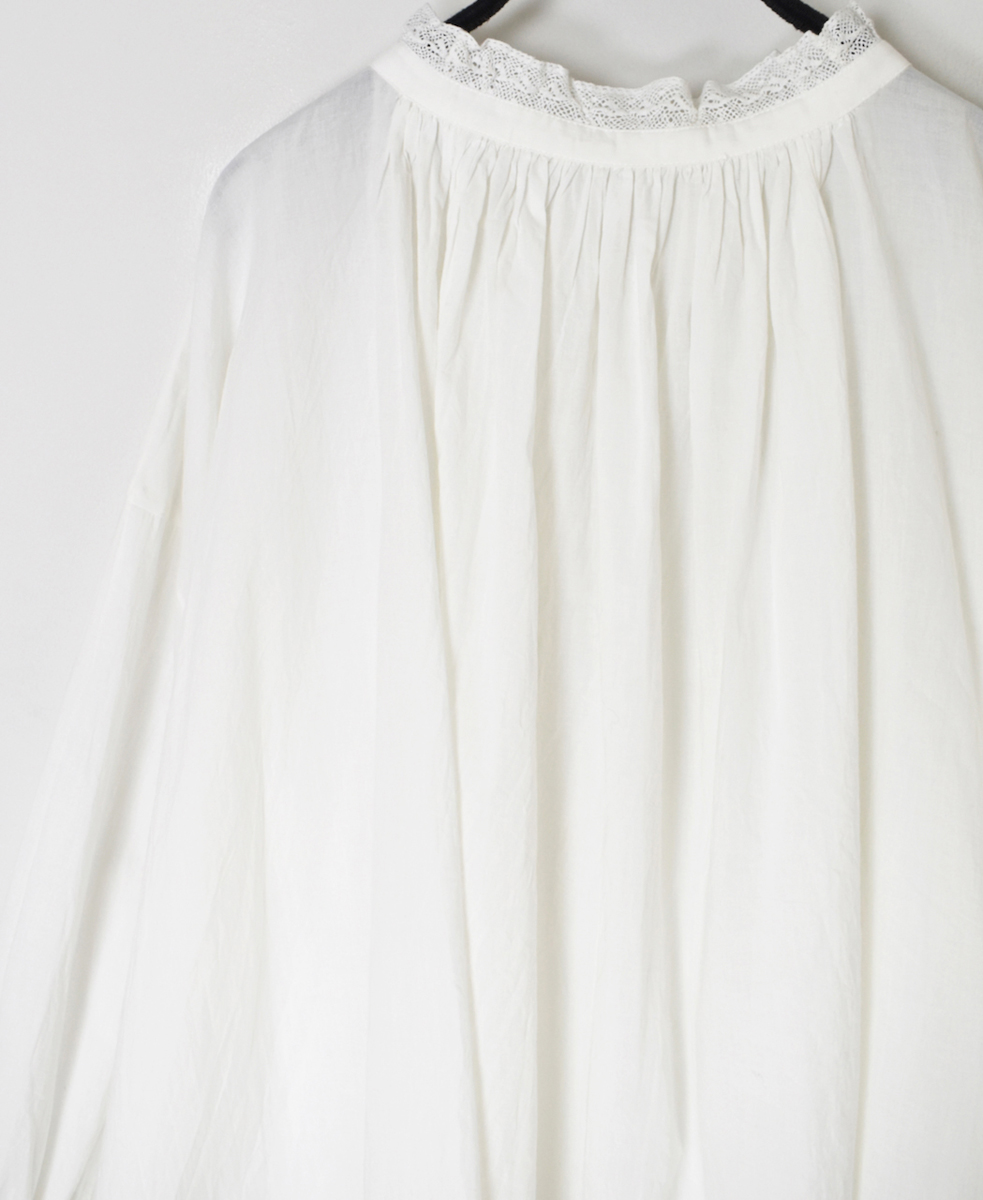 NSL24561(スモック) 60s CAMBRIC PLAIN WITH LACE NECK LACE GATHERED SMOCK