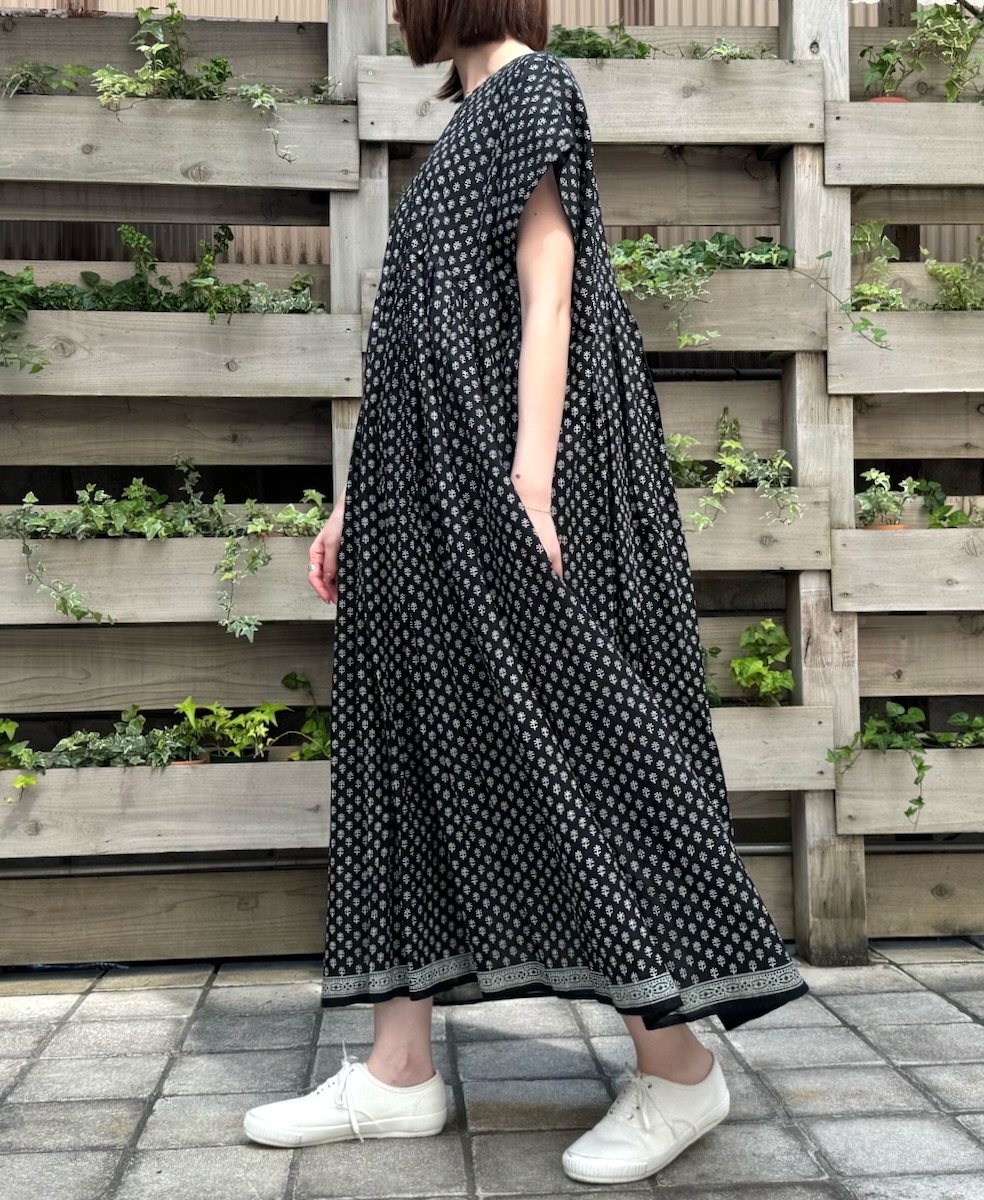 NMDS24188(ワンピース) 80's COTTON VOIL SMALL FLOWER BLOCK PRINT INVERTED PLEATS F/SL DRESS