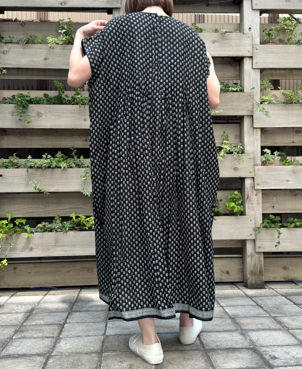 NMDS24188(ワンピース) 80's COTTON VOIL SMALL FLOWER BLOCK PRINT INVERTED PLEATS F/SL DRESS