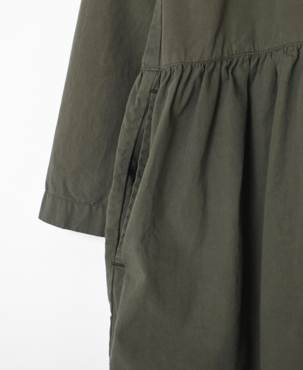 INAM2474PD(ワンピース) 40s POPLIN OVERDYED BOAT NECK L/SL ONE-PIECE