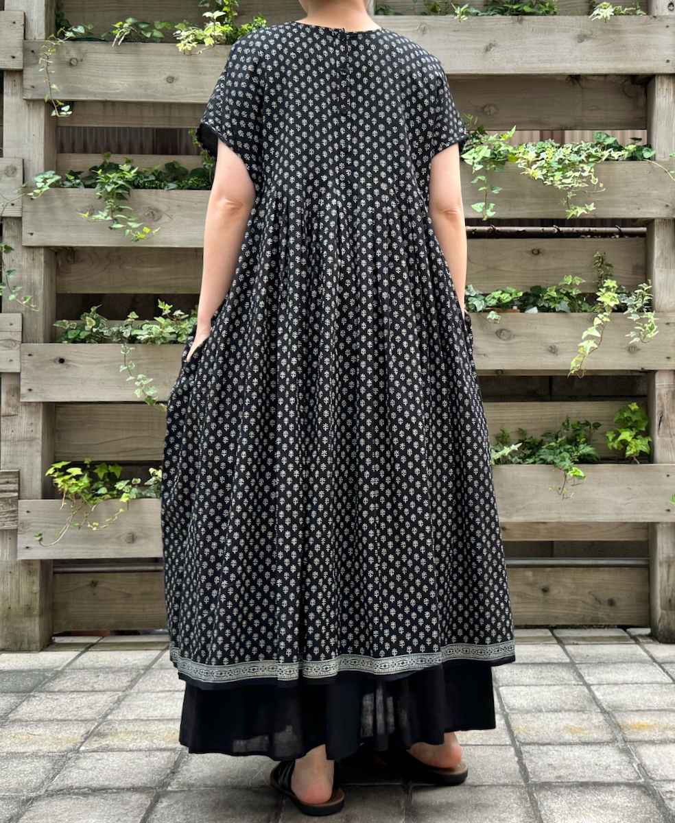 NMDS24188(ワンピース) 80's COTTON VOIL SMALL FLOWER BLOCK PRINT INVERTED PLEATS F/SL DRESS