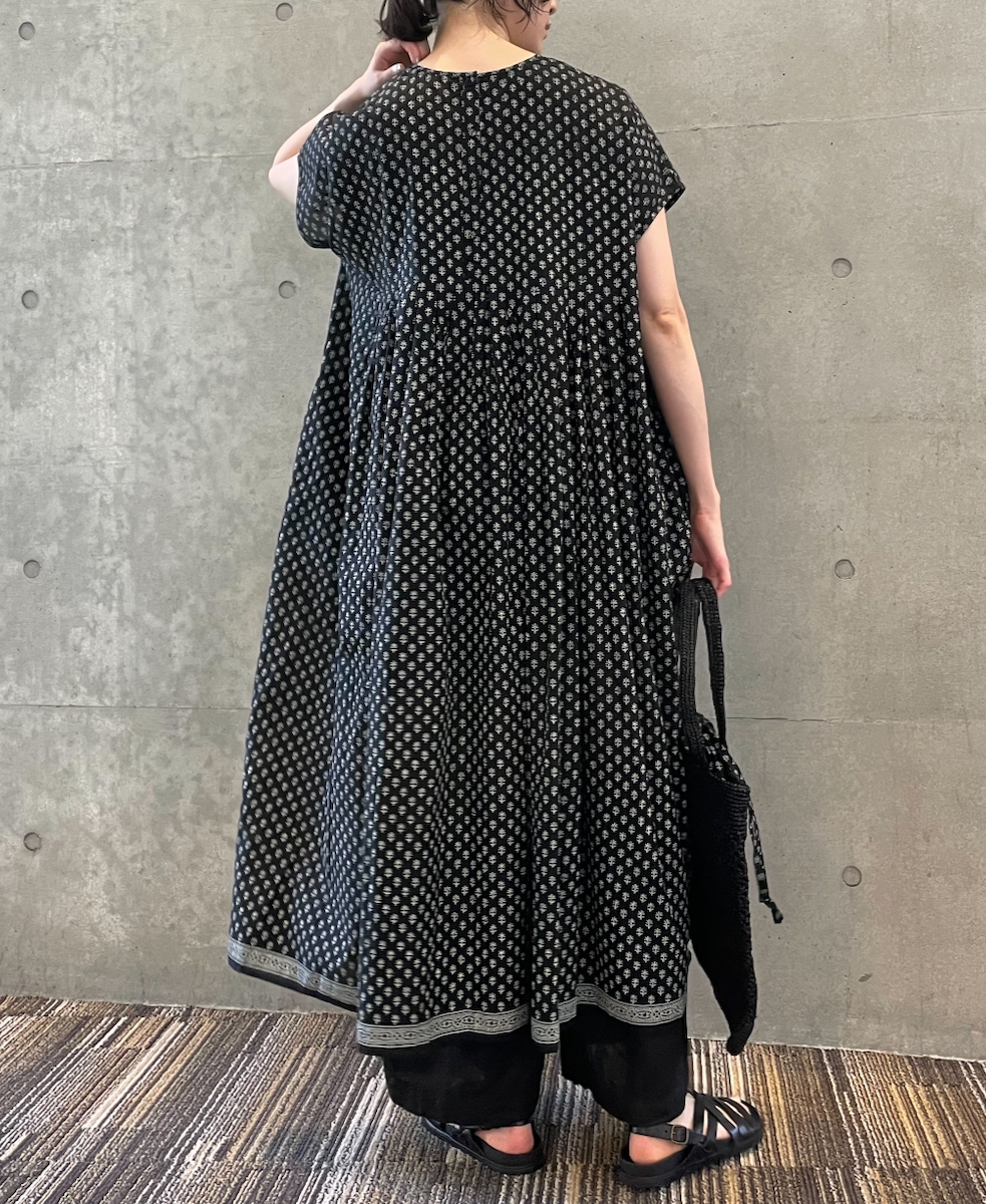 NMDS24188(ワンピース) 80's COTTON VOIL SMALL FLOWER BLOCK PRINT INVERTED PLEATS F/SL DRESS