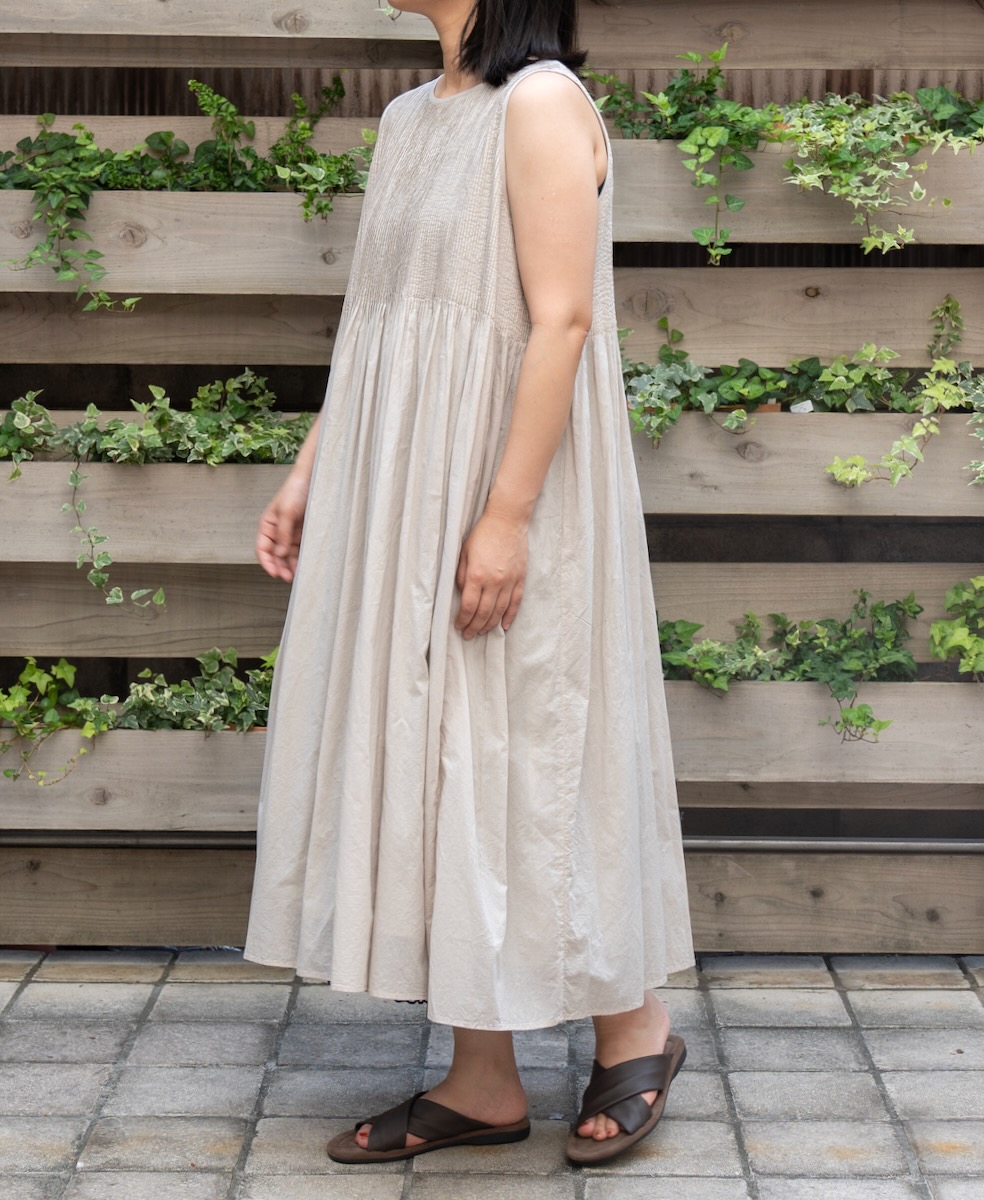 NMDS23124 (ワンピース) 80'S ORGANIC VOILE PLAIN MINI PINTUCK NO/SL PULLOVER DRESS