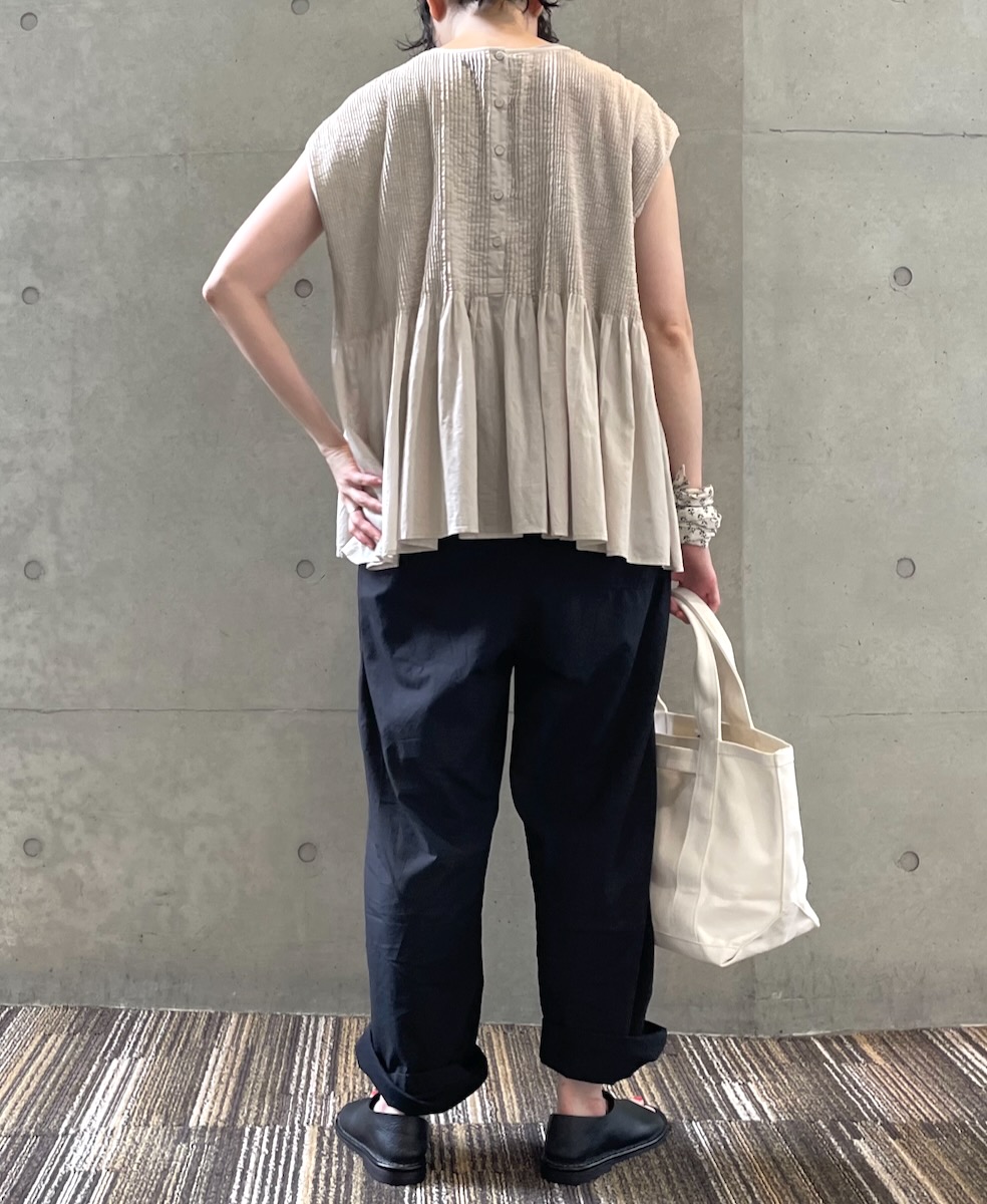 NMDS23122 (シャツ) 80'S ORGANIC VOILE PLAIN CREW-NECK FRENCH/SL SHIRT WITH MINI PINTUCK