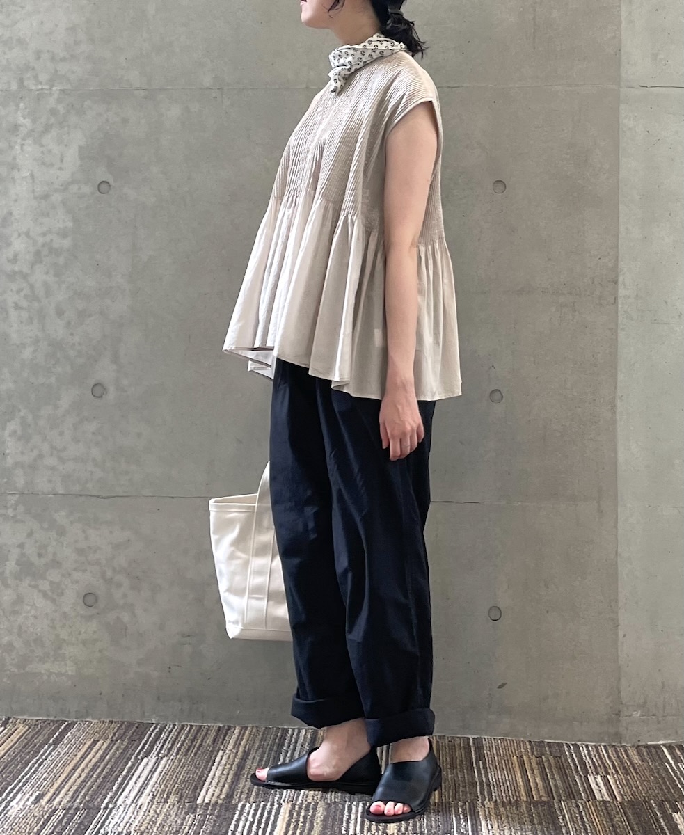 NMDS23122 (シャツ) 80'S ORGANIC VOILE PLAIN CREW-NECK FRENCH/SL SHIRT WITH MINI PINTUCK