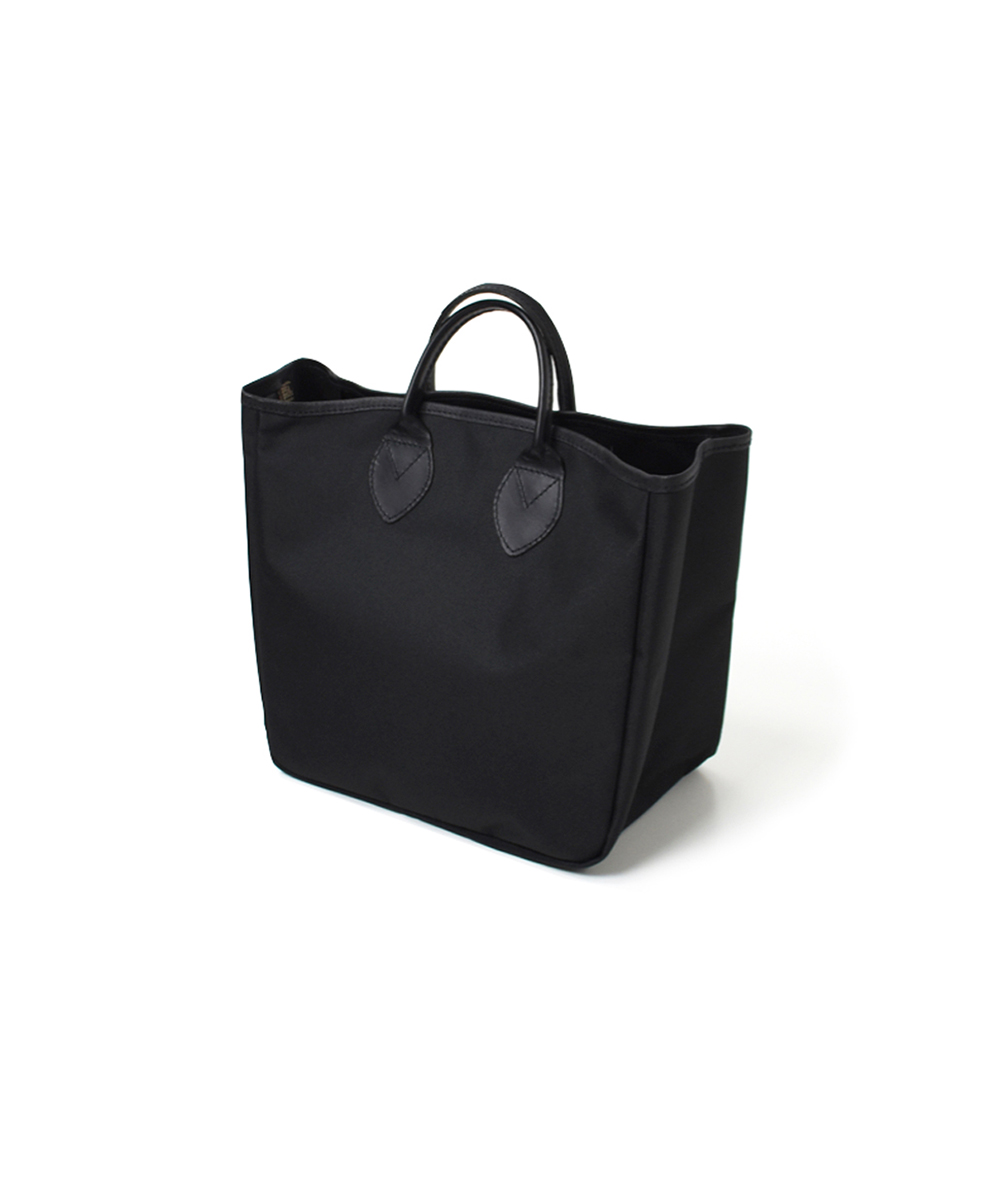 NQG1052P (バッグ) 600 DENIER PVC SHORT HANDLE TOTE(M)