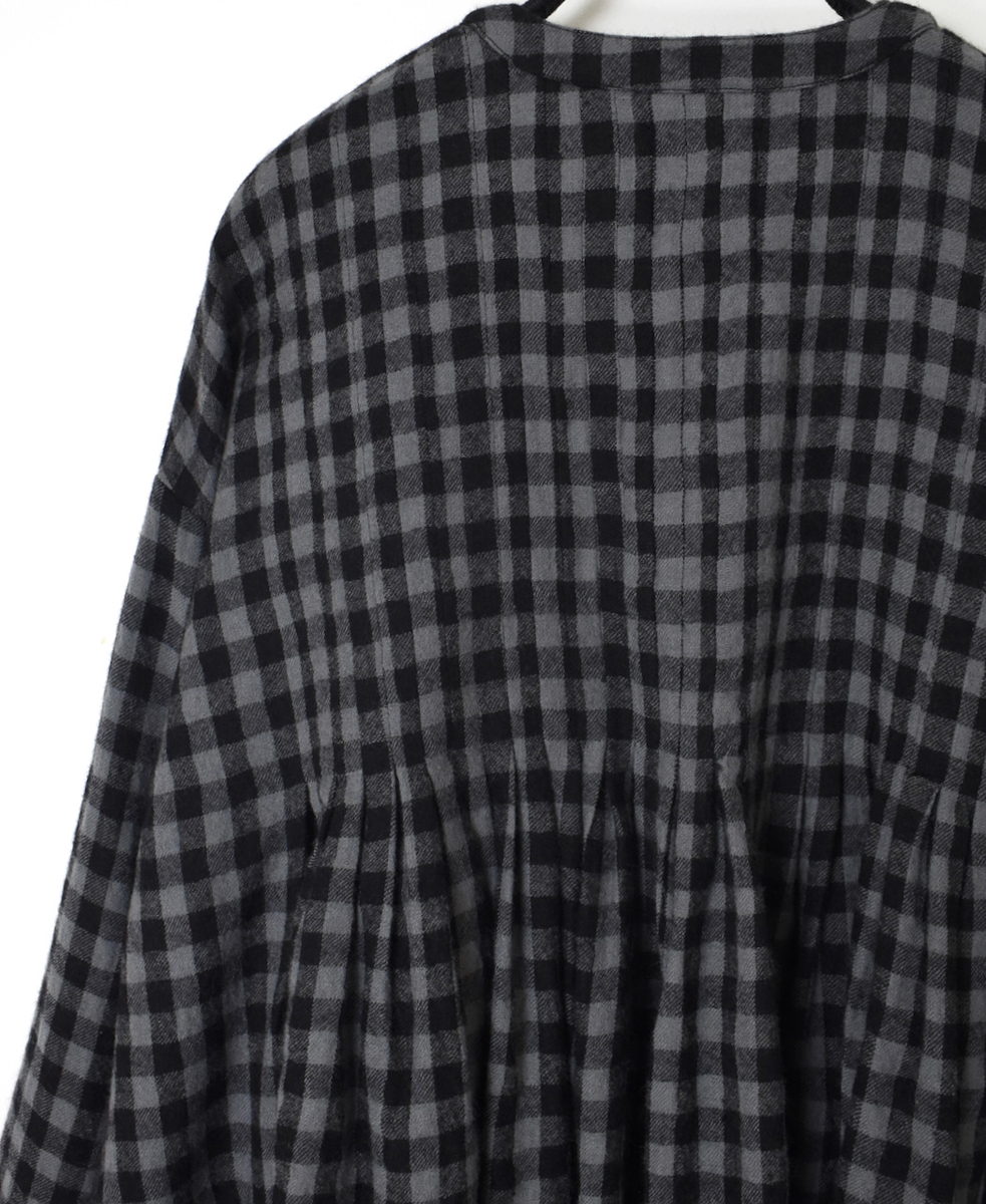 NMDS24572(シャツ) BOILED WOOL GINGHAM CHECK V-NECK FRONT OPENING SHIRT WITH INVERTED PLEATS