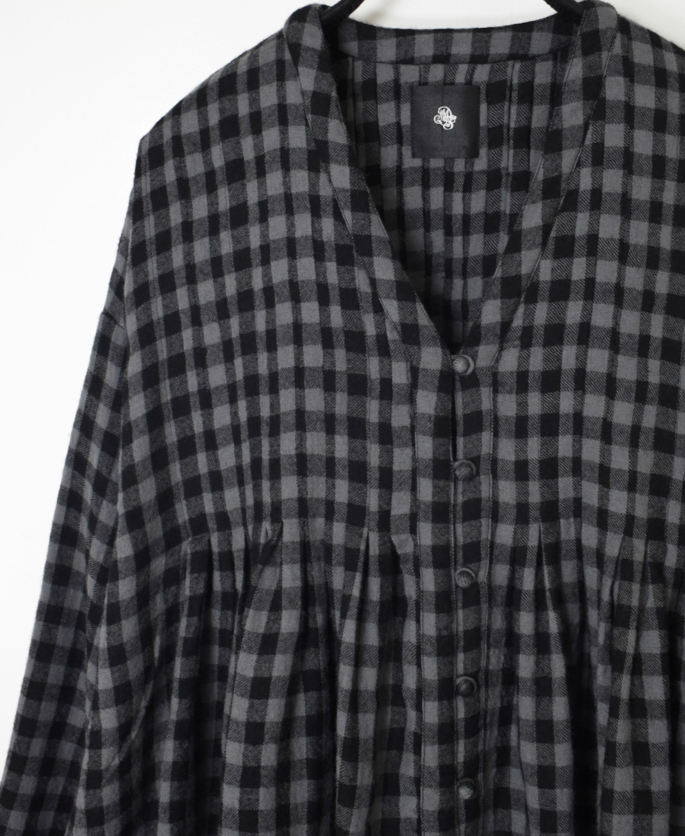 NMDS24572(シャツ) BOILED WOOL GINGHAM CHECK V-NECK FRONT OPENING SHIRT WITH INVERTED PLEATS