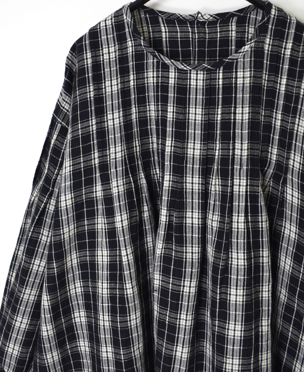 INSL24712(シャツ) WOOL/LINEN CHECK CREW NECK L/SL SHIRT WITH PINTUCK