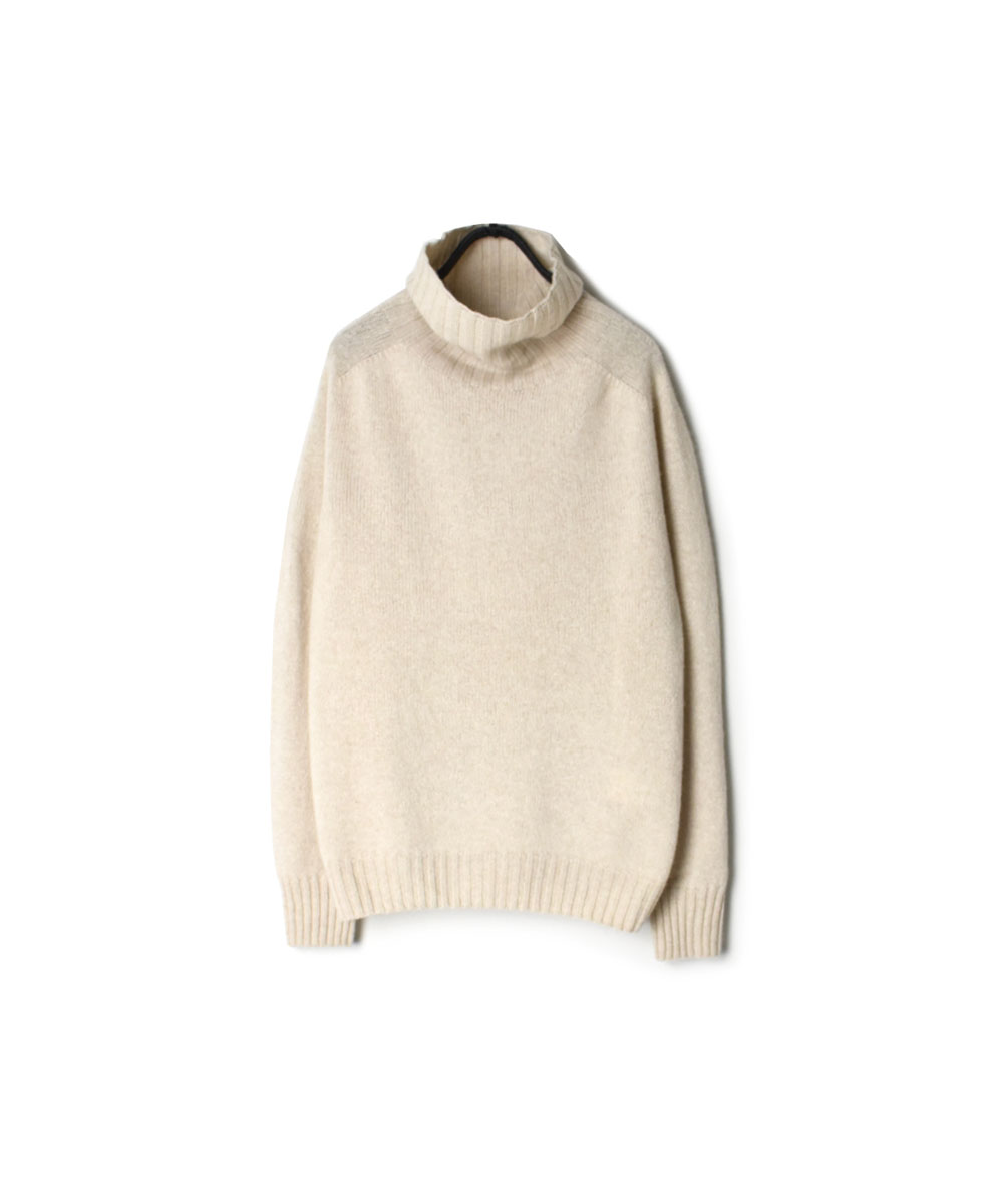 JNAMP1651 (ニット) GEELONG LAMBSWOOL POLO NECK SADDLE SHOULDER P/O