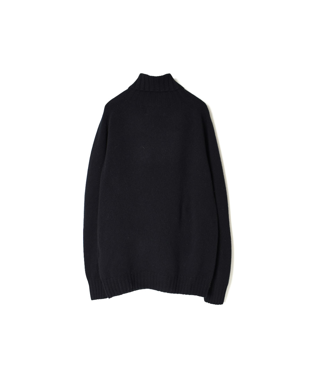 JNAMP1651 (ニット) GEELONG LAMBSWOOL POLO NECK SADDLE SHOULDER P/O