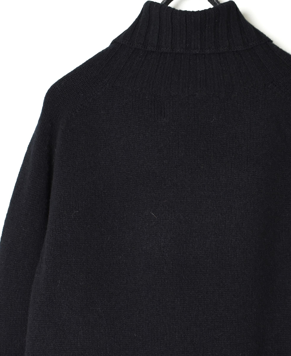 JNAMP1651 (ニット) GEELONG LAMBSWOOL POLO NECK SADDLE SHOULDER P/O