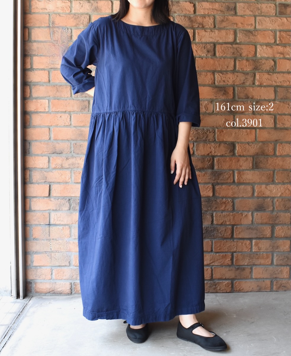 INAM2474PD(ワンピース) 40s POPLIN OVERDYED BOAT NECK L/SL ONE-PIECE