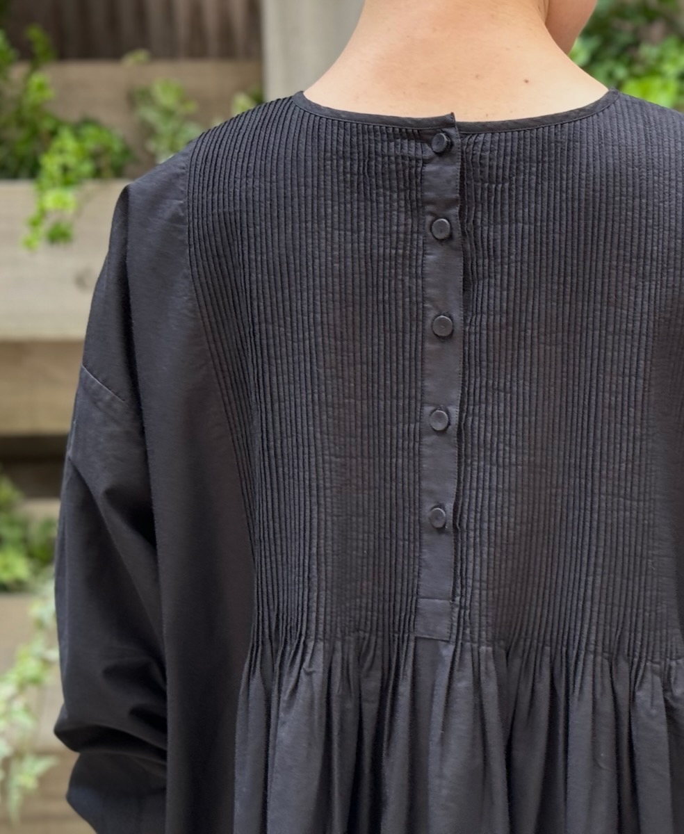 NMDS24612(ワンピース)40'S ORGANIC POPLIN PLAIN CREW-NECK P/O SHIRT DRESS WITH MINI PINTUCK