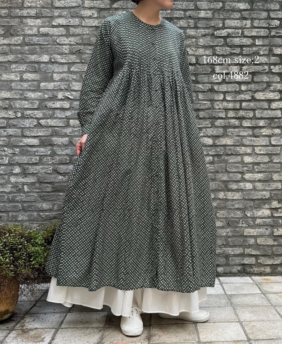 INMDS24723(ワンピース) 80s COTTON SMALL SQUARE BLOCK PRINT CREW-NECK BUTTON MAXI SHIRT DRESS WITH MINI PINTUCK