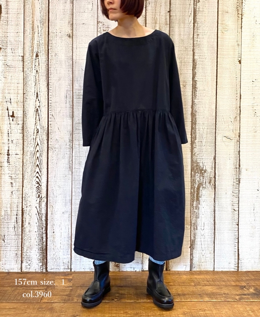 INAM2474PD(ワンピース) 40s POPLIN OVERDYED BOAT NECK L/SL ONE-PIECE