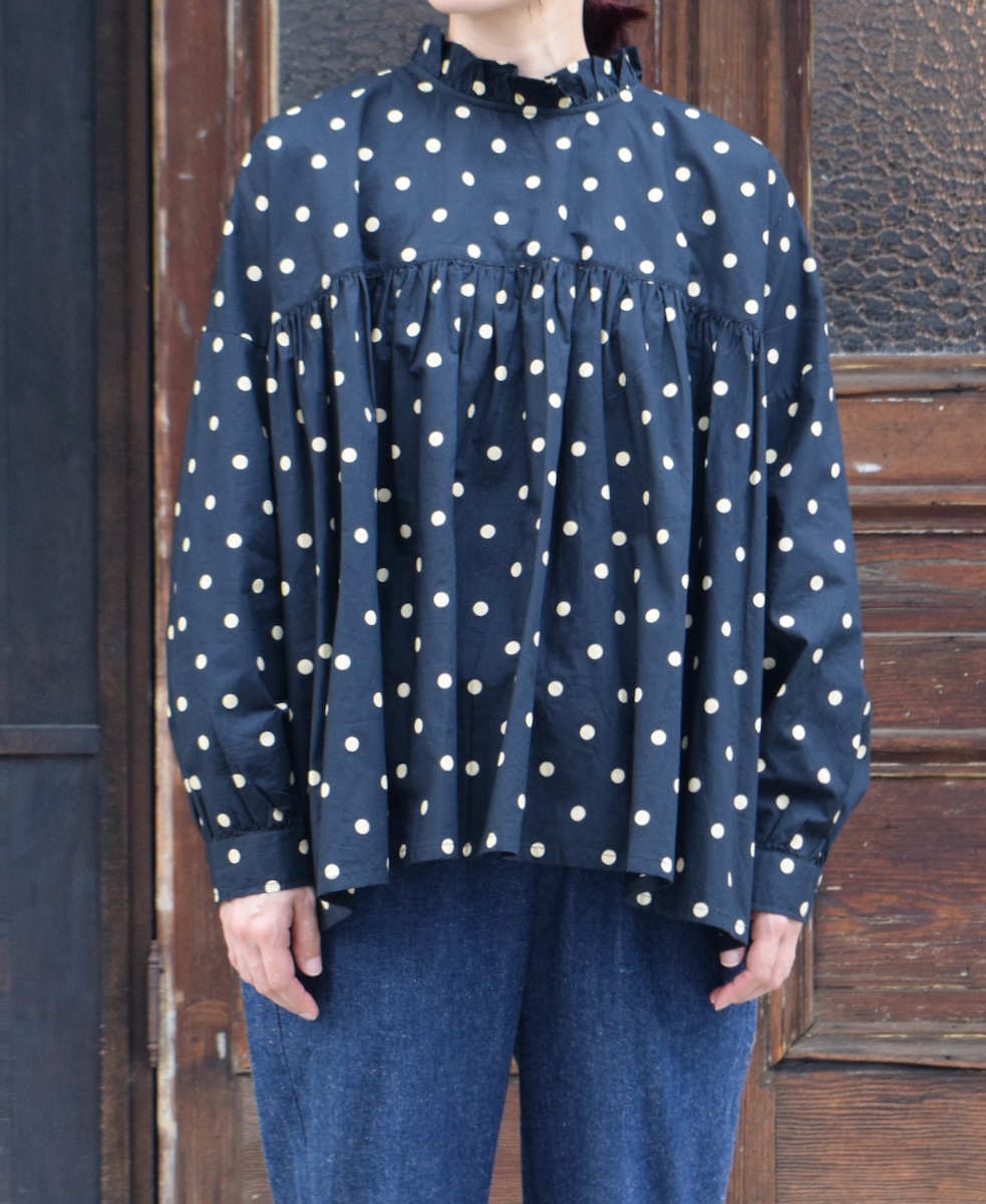 NSL24512(シャツ) 40s POPLIN DOT PRINT BACK OPENING FRILL COLLAR SHIRT